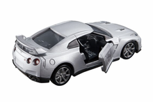 Load image into Gallery viewer, No.17 Nissan GT-R
