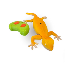 Load image into Gallery viewer, Sneaky Wall Climb Lizard

