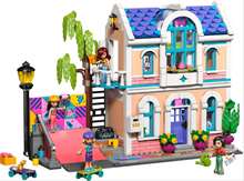 Load image into Gallery viewer, LEGO Friends Liann's Family House 42687
