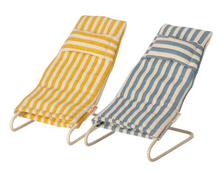 Load image into Gallery viewer, Maileg Beach Chair Set Mouse
